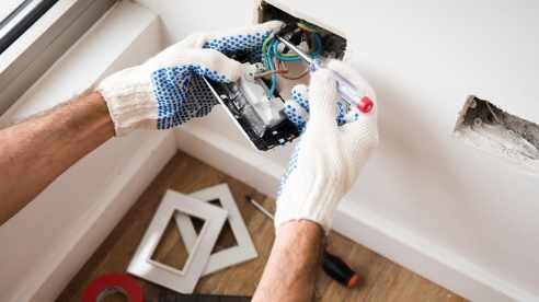 Installation et démontage d'interrupteurs et prises