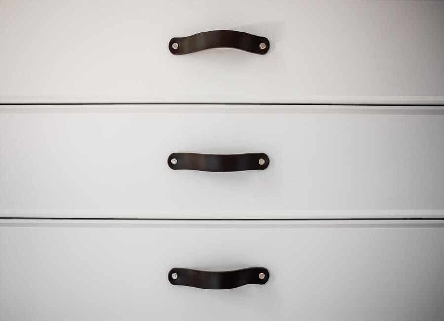Repair of cabinet handles