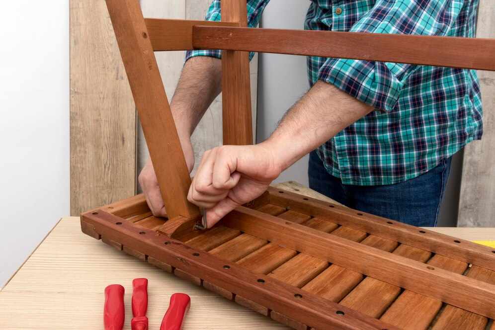 Placement of strengthening elements for the old furniture